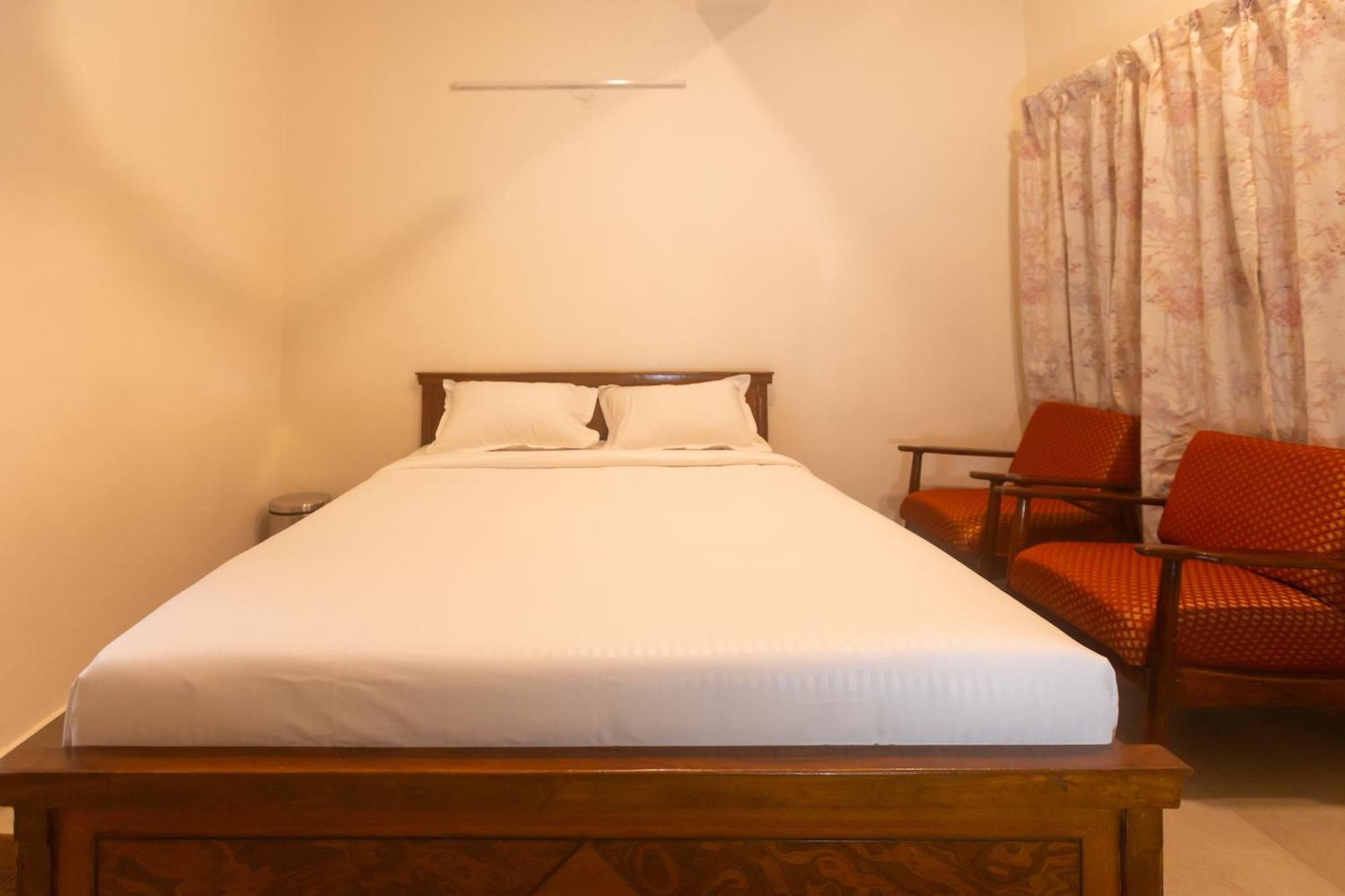 העיר בנגלור Sri Ramakrishna Hotel מראה חיצוני תמונה