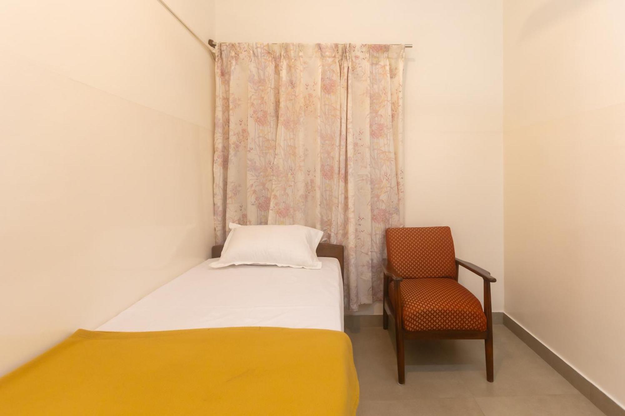 העיר בנגלור Sri Ramakrishna Hotel מראה חיצוני תמונה