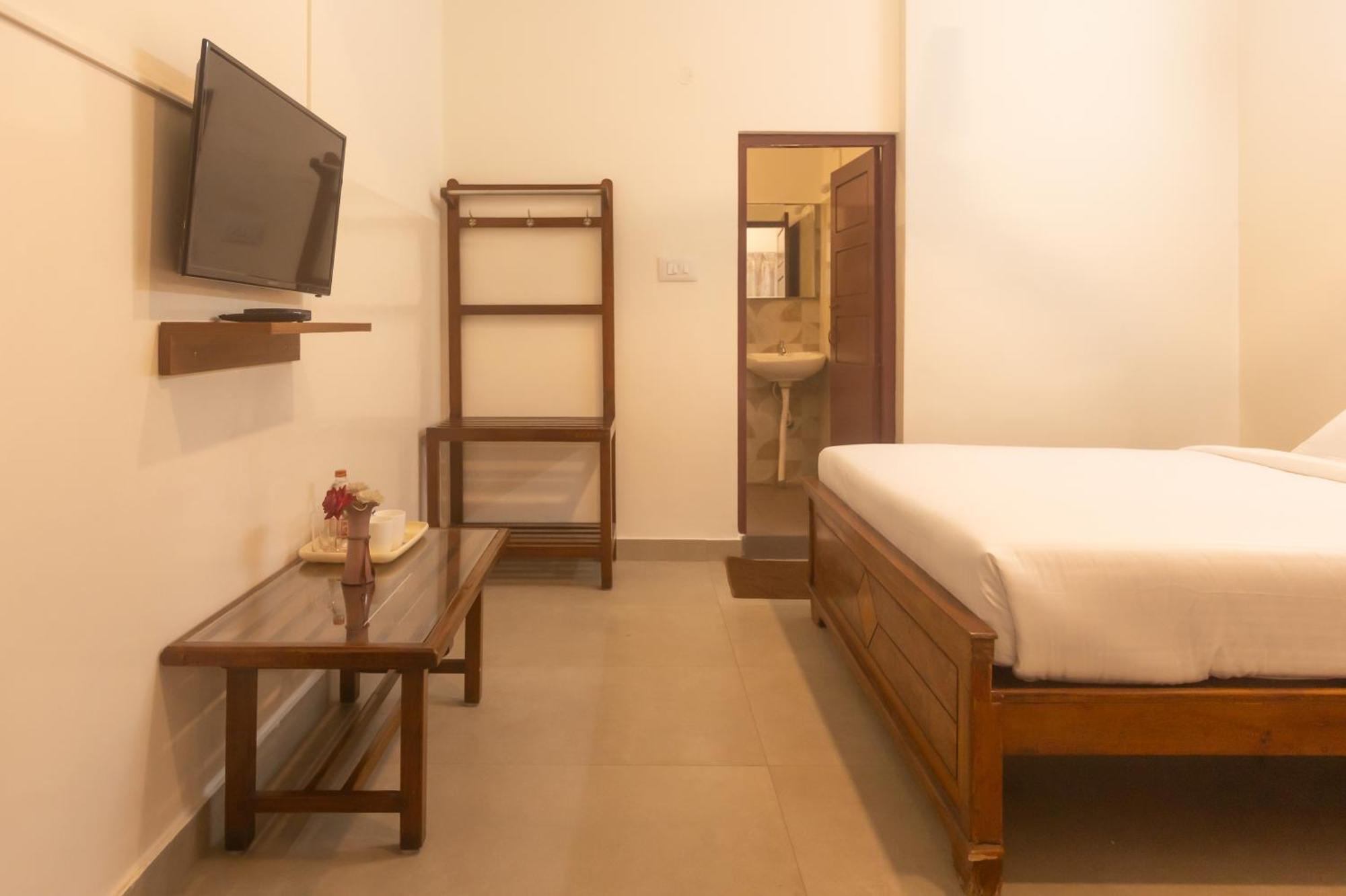 העיר בנגלור Sri Ramakrishna Hotel מראה חיצוני תמונה