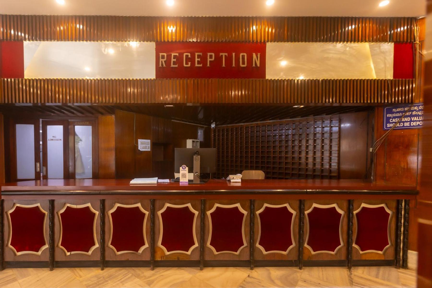 העיר בנגלור Sri Ramakrishna Hotel מראה חיצוני תמונה