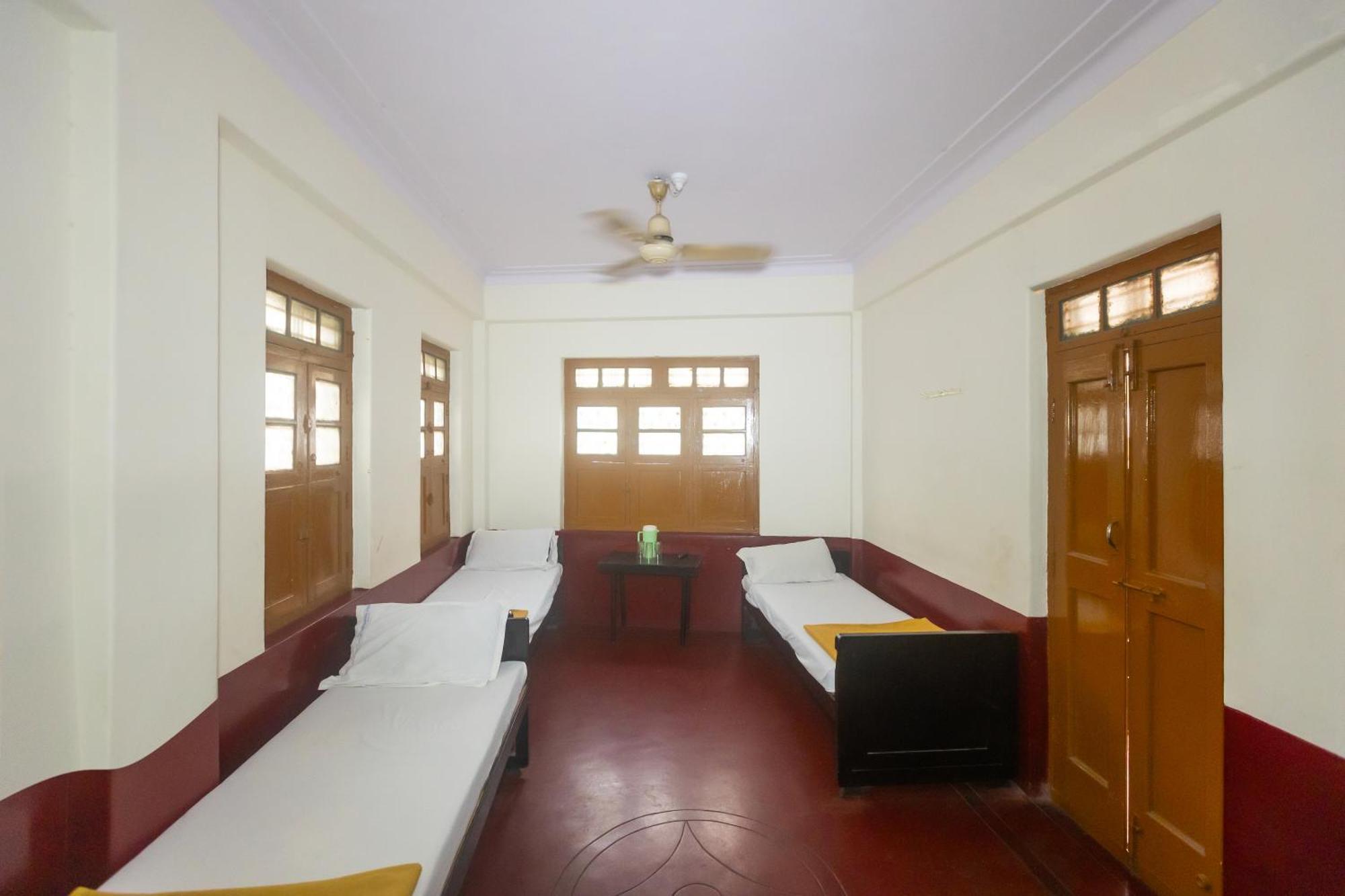 העיר בנגלור Sri Ramakrishna Hotel מראה חיצוני תמונה
