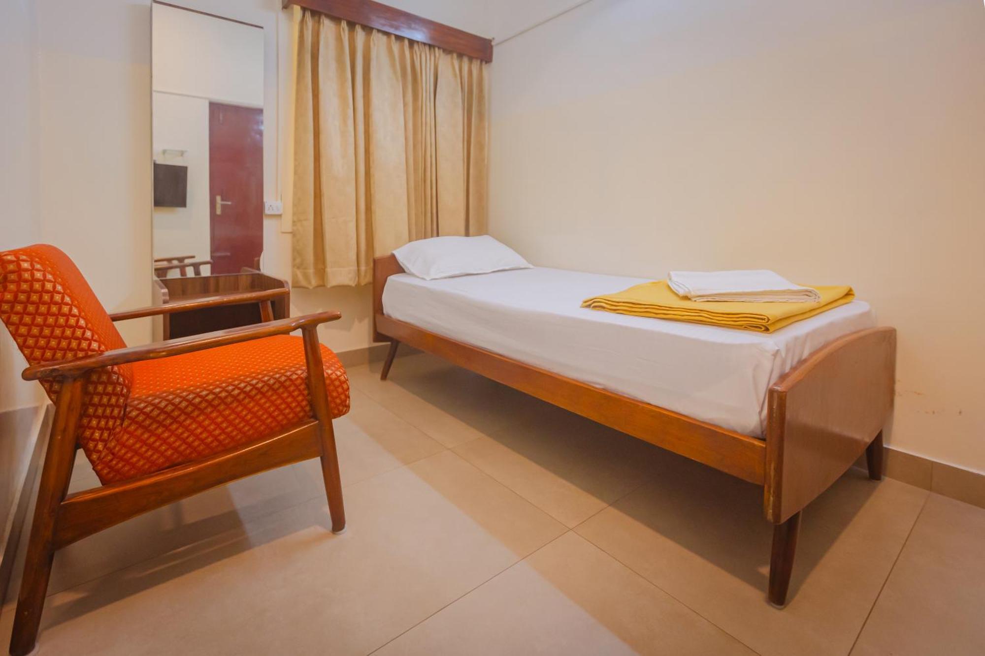 העיר בנגלור Sri Ramakrishna Hotel מראה חיצוני תמונה